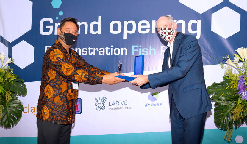 Ambassador Grijns and Mr. Sumantri, owner of CV Summarindo during grand opening in Majalengka